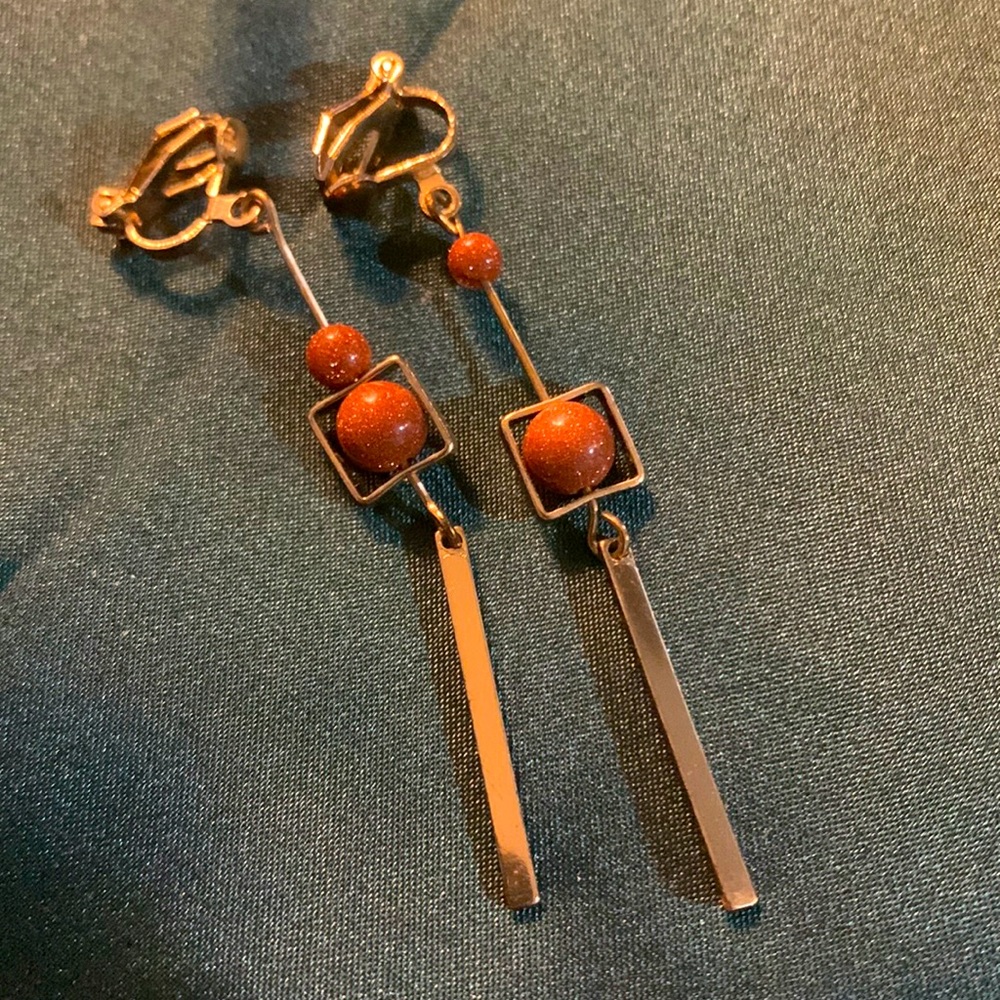♥️$5/20♥️ Vintage Look Clip-on Earrings